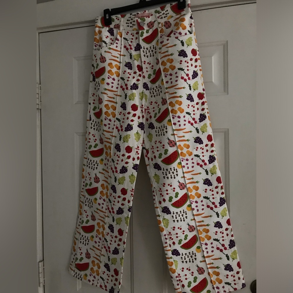 Lisa Says Gah Fruit jeans size 28 worn once